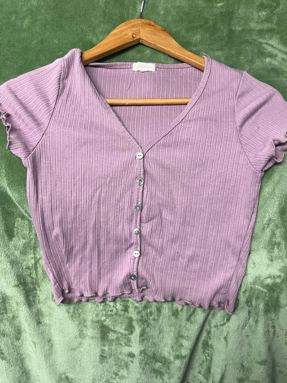 Heart Hips Lavender Ribbed Buttoned V-Neck Crop Top